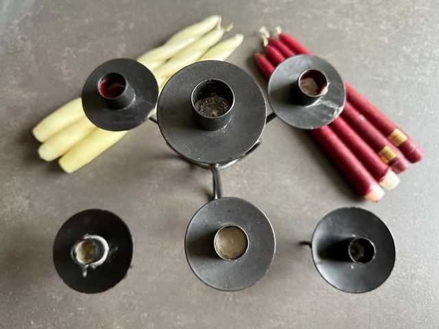 Portacandele in metallo lavorato (candele omaggio)