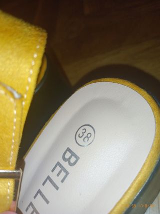 Sandalia con plataforma talla 38