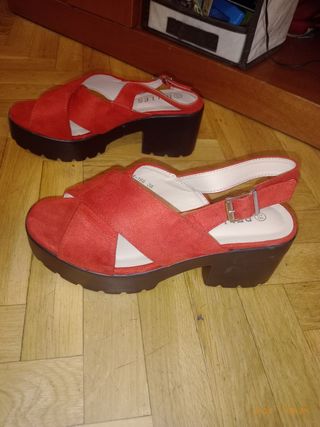 Sandalia plataforma 38.