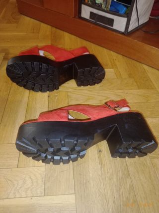 Sandalia plataforma 38.