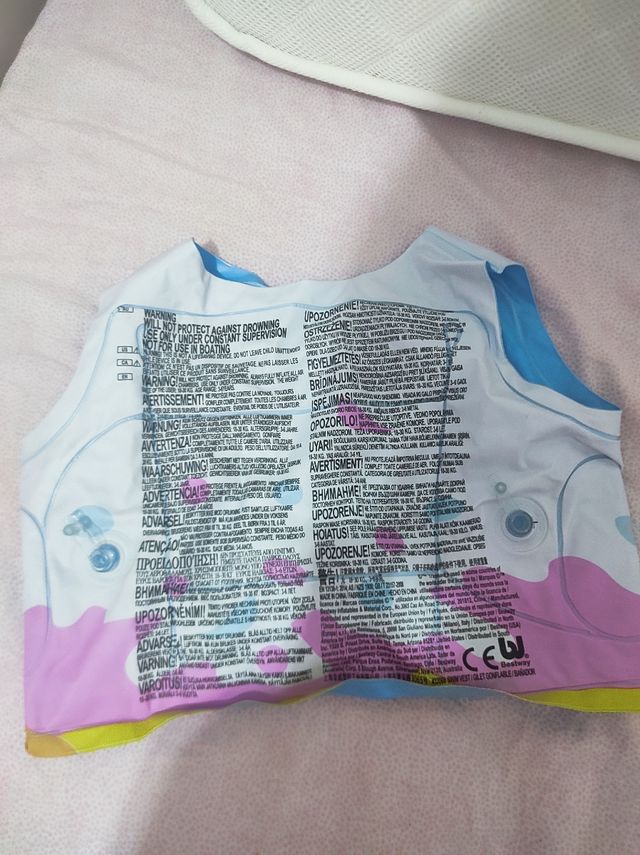 CHALECOS Y CINTURONES DE AGUA