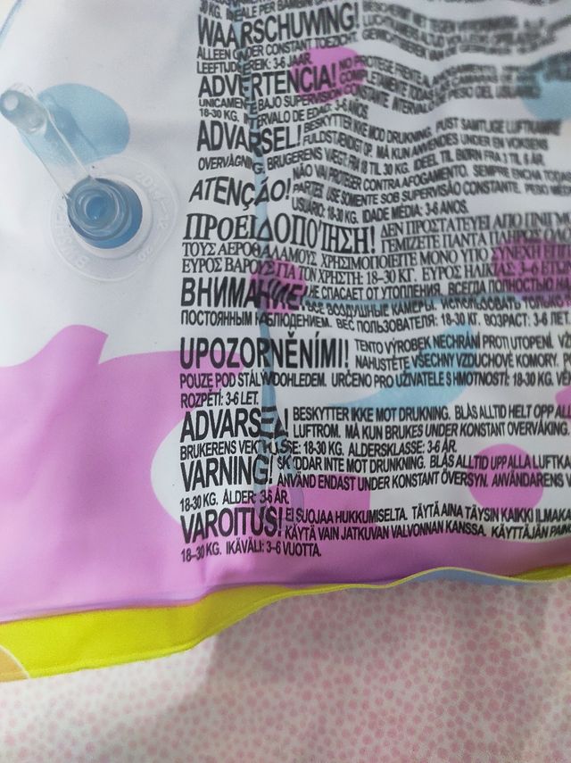 CHALECOS Y CINTURONES DE AGUA