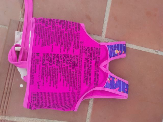 CHALECOS Y CINTURONES DE AGUA