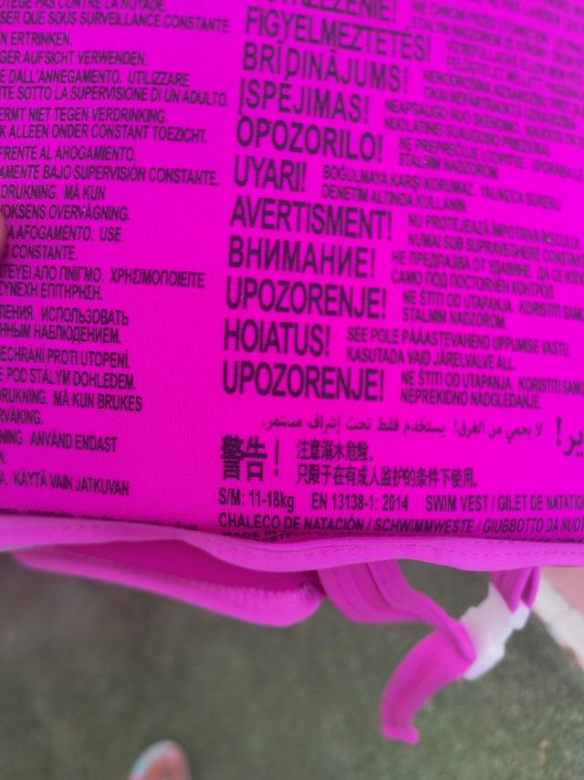 CHALECOS Y CINTURONES DE AGUA