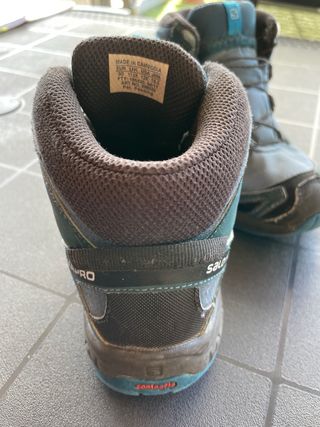 Botas de monte Salomon (niño/niña). Talla 30