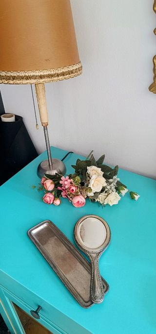 Espejito y bandeja antiguos. Tocador