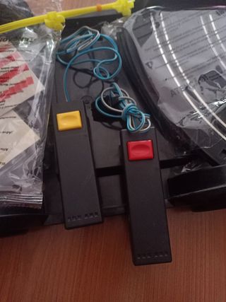 Coche policía scalextric, faltan coches