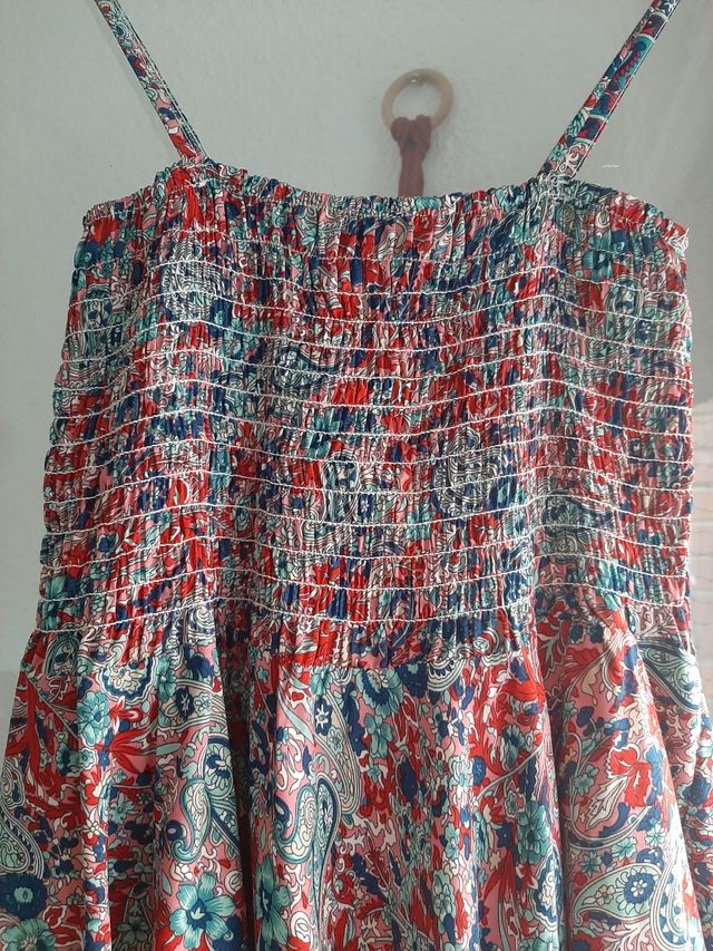 Vestido de tirantes asimétrico