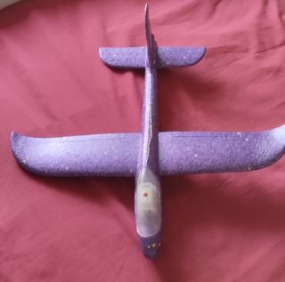 Avión corcho con luces