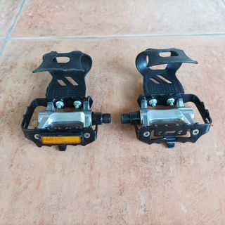 Pedales con calapies