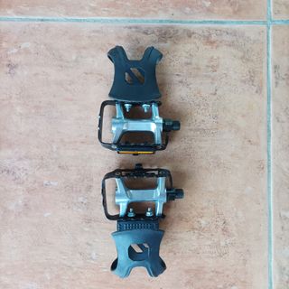 Pedales con calapies