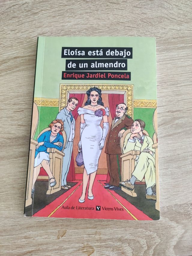 Eloisa esta debajo de un almendro