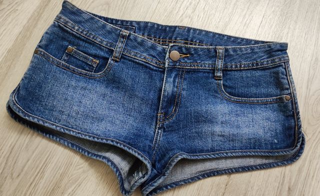 PANTALÓN TEJANO HM MUY CORTO