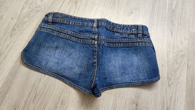 PANTALÓN TEJANO HM MUY CORTO