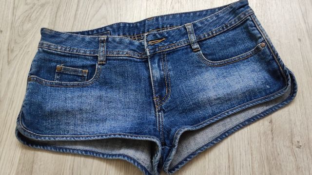 PANTALÓN TEJANO HM MUY CORTO