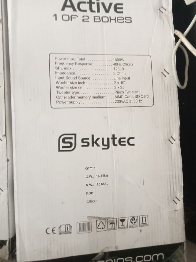 Altavoces autoamplificados