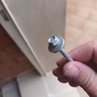 Tornillos fijación paneles sandwich