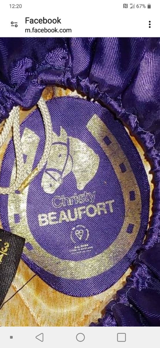 Antiguos cascos ingleses de Hípica