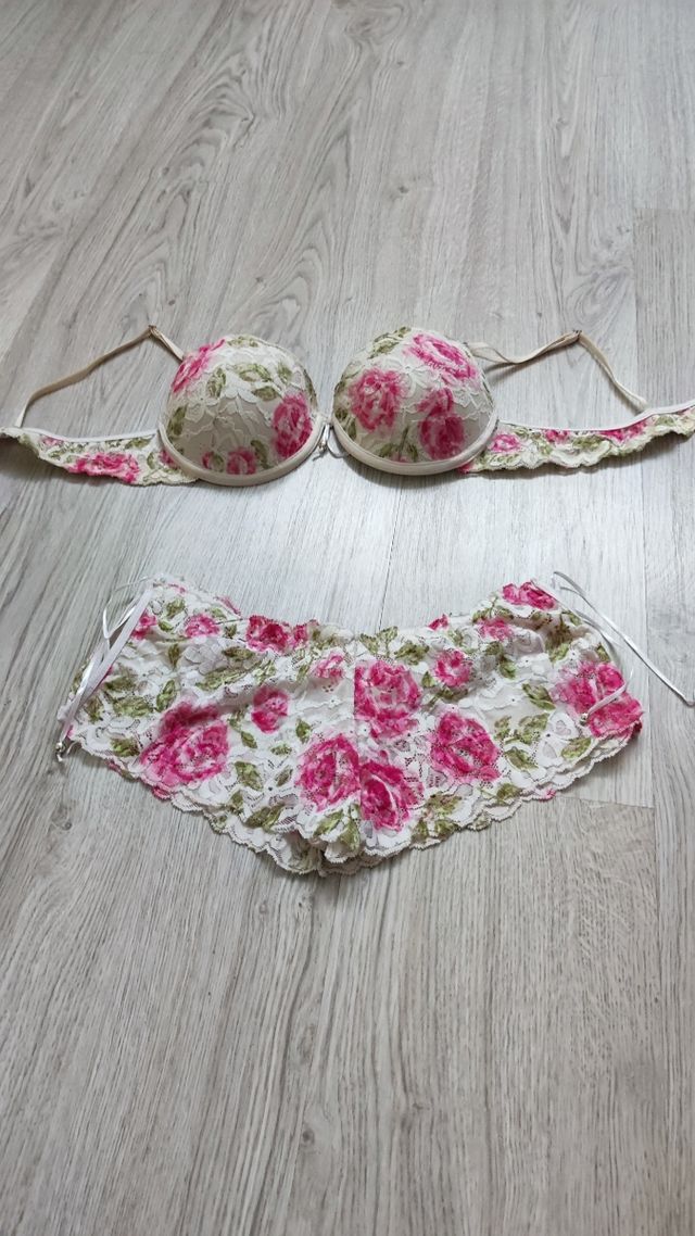 LENCERÍA SEXY SUJETADOR+MINIFALDA