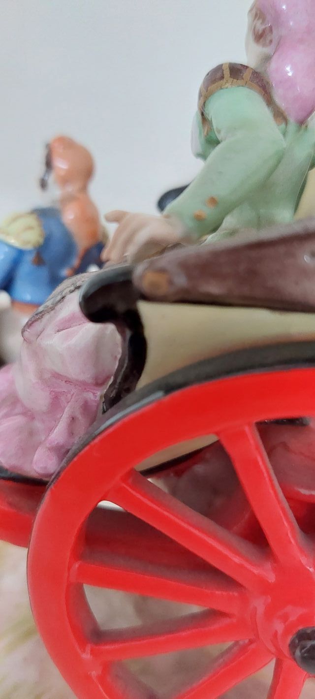 Porcelana carro caballo y goyescos