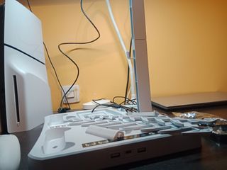 Base de refrigeración y soporte multifunción para