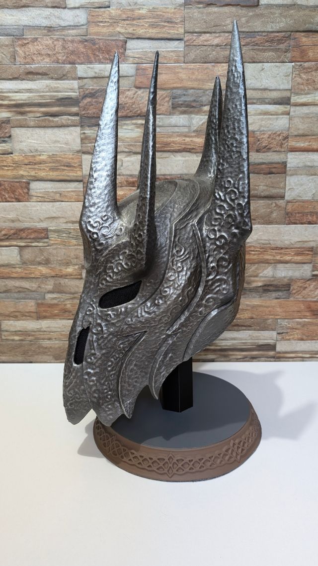 El señor de los anillos - Casco de Sauron