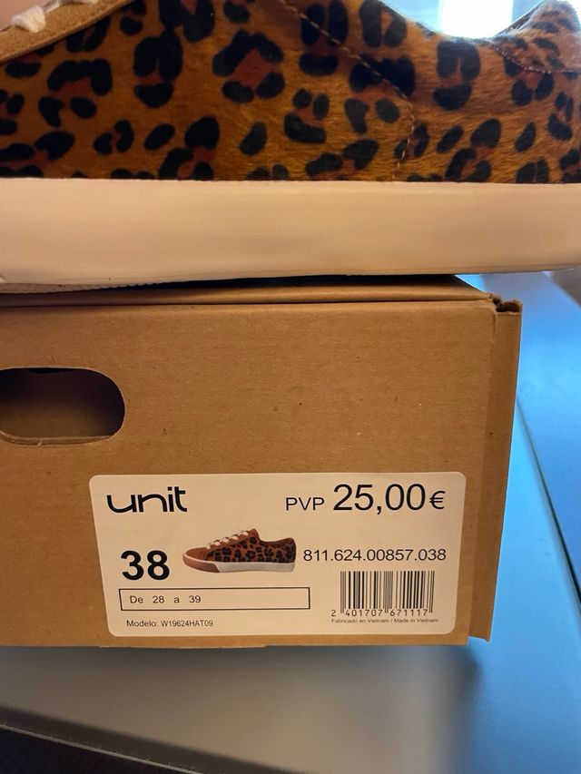 Zapatillas NUEVAS de chica talla 38