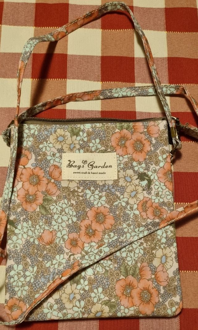 Borsello floreale Bags garden. Nuovo.