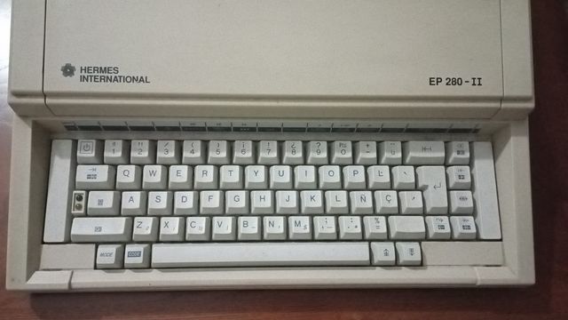 Máquina de escribir eléctrica Hermes EP280-II