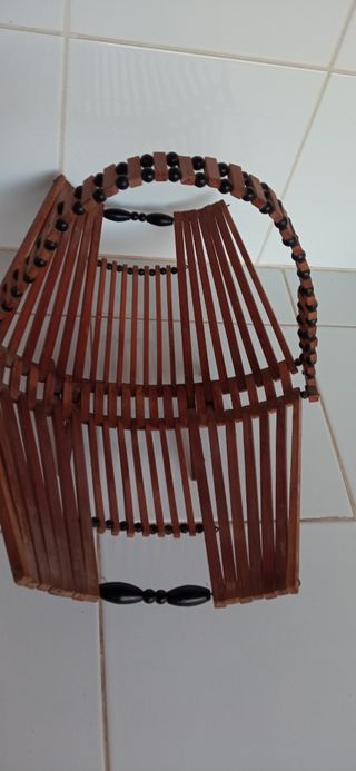 Frutero de madera con patas 