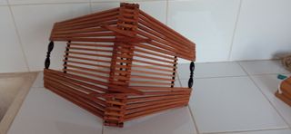 Frutero de madera con patas 