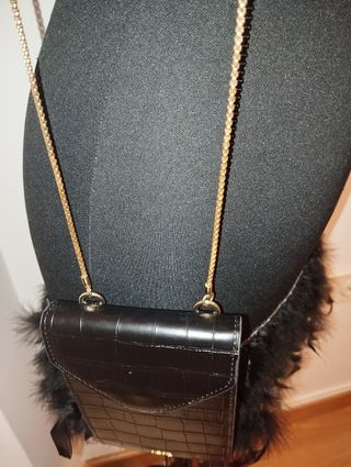 Bolsito mango con cadena dorada