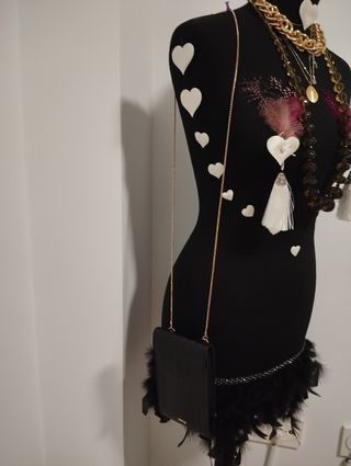 Bolsito mango con cadena dorada