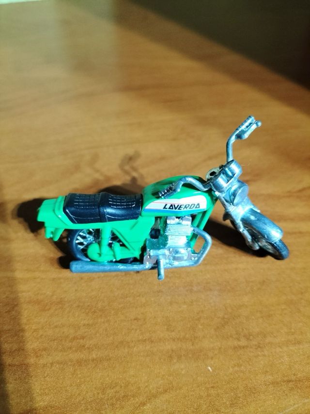 LOTTO: Motociclette Guiloy in scala antica