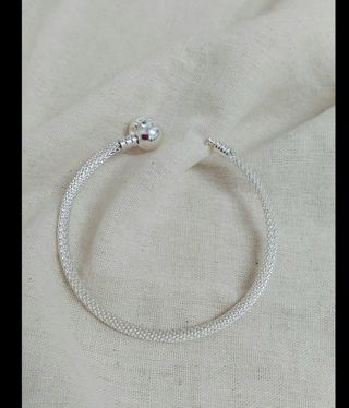 Pulsera rígida para charms 