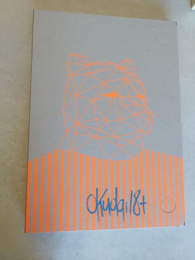 Okuda firmado cabeza oso montaje 3D