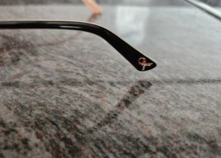 Gafas de sol guess edicion especial cáncer de mama