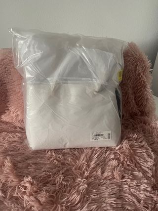 Bolso emporio armani vale 260€ en el corte inglés