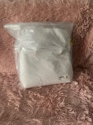 Bolso emporio armani vale 260€ en el corte inglés