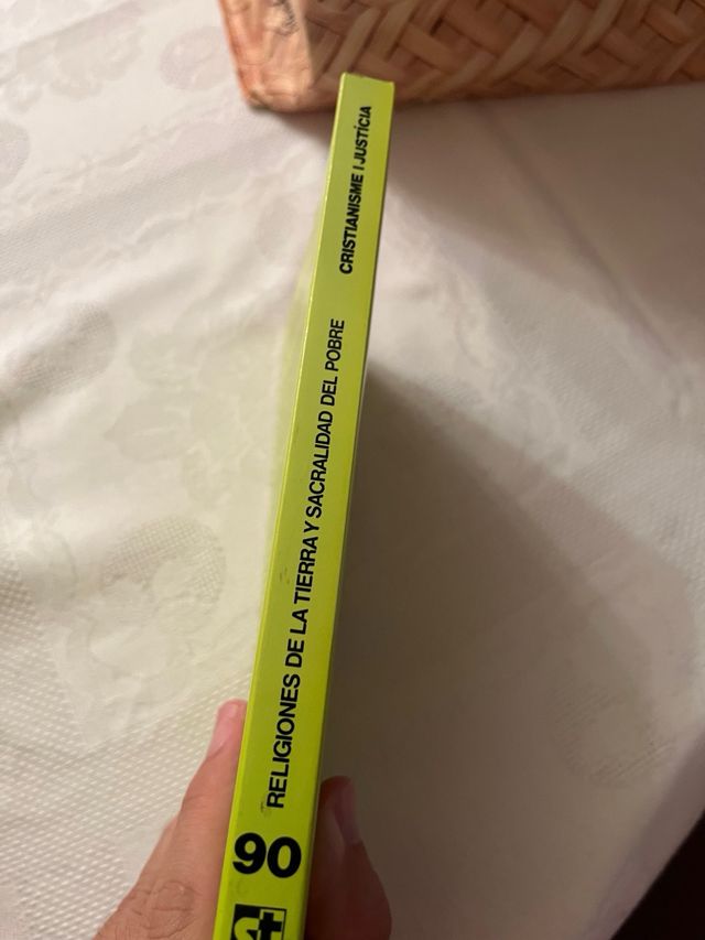 Libro Religiones de la tierra y sacralidad