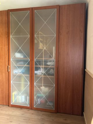 Armadio in legno a 4 ante scorrevoli