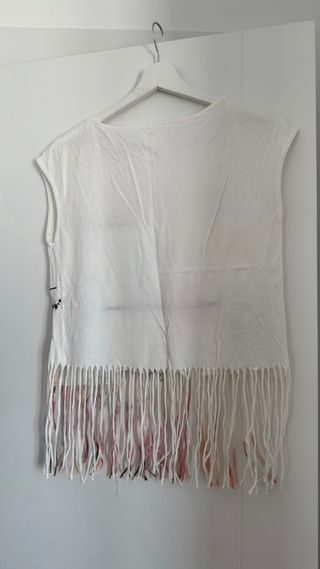 Camiseta flecos. Talla M. Bershka 