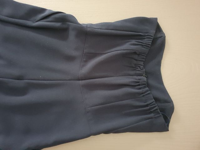 Jumpsuit blu con pantalone a polpaccio