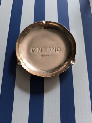 Cenicero cinzano
