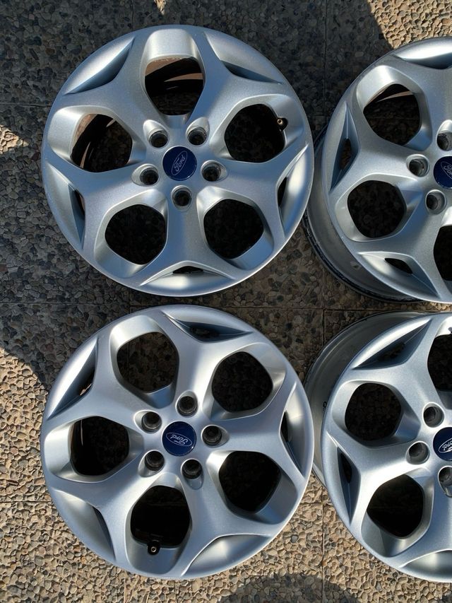 Llantas Orig. Ford R. 16 5-108