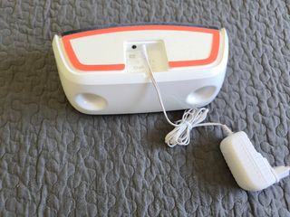 Altavoz y despertadory cargador de iphone jbl