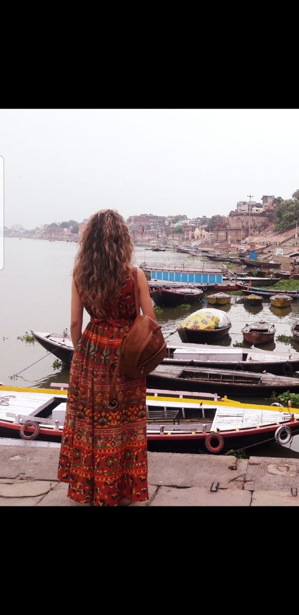 Vestido colorido hecho a mano en India