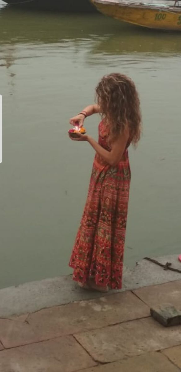 Vestido colorido hecho a mano en India