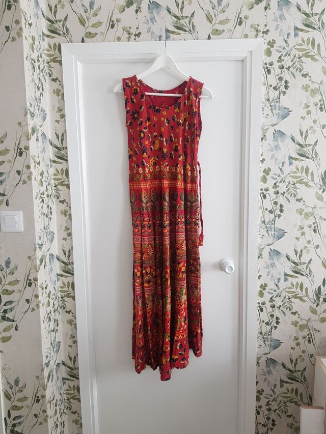 Vestido colorido hecho a mano en India