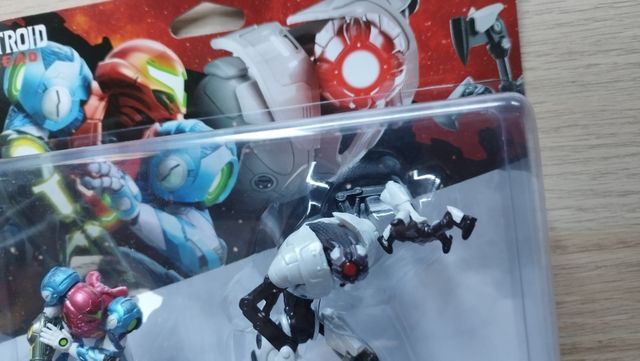 Amiibo Metroid Dread: Samus y Emmi